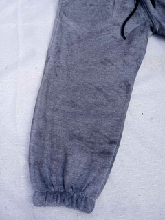 JOGGING GRIS BATEADO en internet