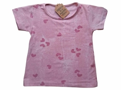 REMERA CORAZONES ROSA
