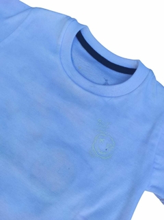 REMERA SONRISA REBELDE BLANCO en internet