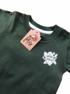 REMERA SANTA CRUZ VERDE OSCURO en internet