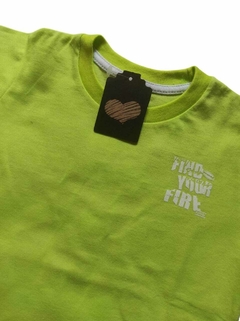 REMERA FIND YOUR FIRE VERDE MANZANA en internet
