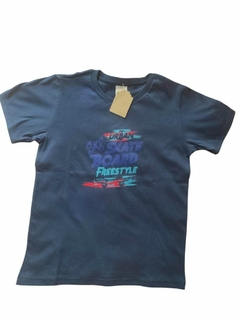 REMERA URBAN FREESTYLE AZUL