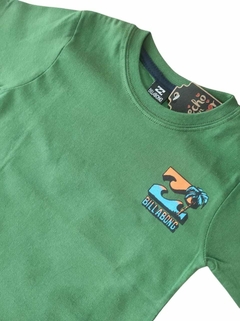 REMERA BILLABONG VERDE OSCURO - Mini Malcriados