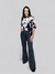 CALÇA FLARE ESTONADA COM CINTO E FENDA - comprar online