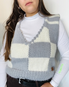 CHALECO TEJIDO GRIS NATURAL - Alfonsina Dinamita