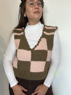 CHALECO TEJIDO CHOCOLATE ROSA - comprar online