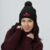 Gorro Beast con pompón en internet