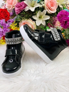 Coturno Infantil Preto Verniz Com Velcro Strass e Glitter (7200PT) - comprar online