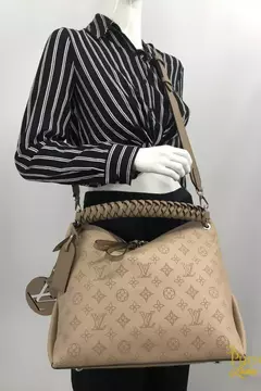 LOUIS VUITTON MAHINA BEABOURG MM HOBO BAG GRIS - comprar online