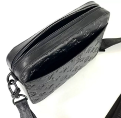 Louis Vuitton Eclipse Outdoor Messenger Black en internet