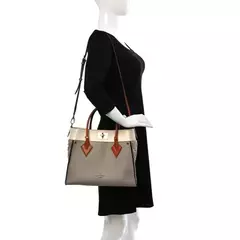 LOUIS VUITTON MONOGRAM TUFTING ON MY SIDE GALET - comprar online