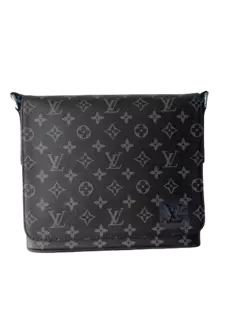 Louis Vuitton District PM