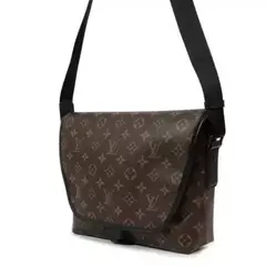LOUIS VUITTON MONOGRAM MAGNETIC MESSENGER - El Patron Import
