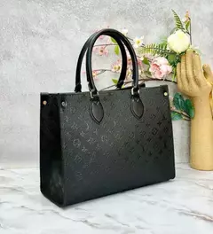 LOUIS VUITTON ONTHEGO MM
