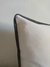 Almohadón Tusor blanco tiza c/vivo chato visón 60x40 - tienda online