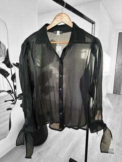 Camisa Negra con Transparencia