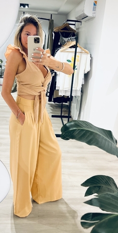 Blusa Baby Cotton Camel y Negra Con Volados en internet