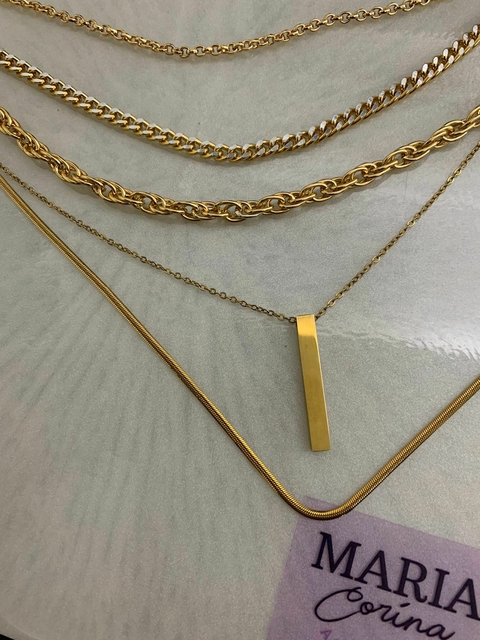 Colar Margarida - 5 correntes conectadas em um único fecho magnético - DESIGN ÚNICO