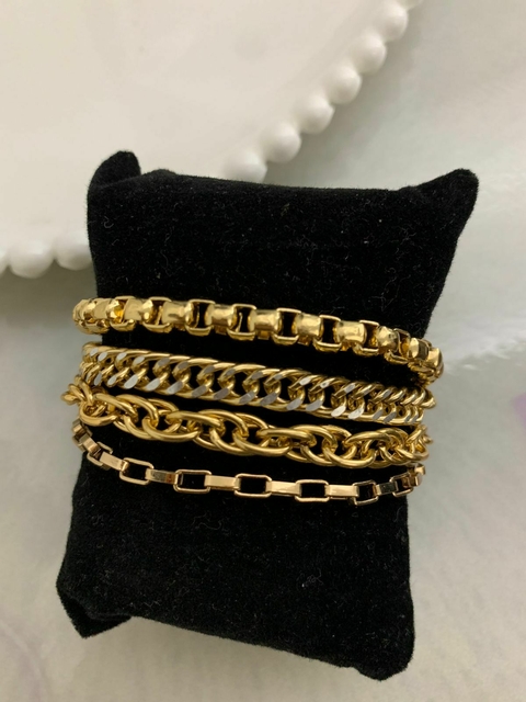 Pulseira Cravo - 4 correntes em um único fecho imã - DESIGN ÚNICO