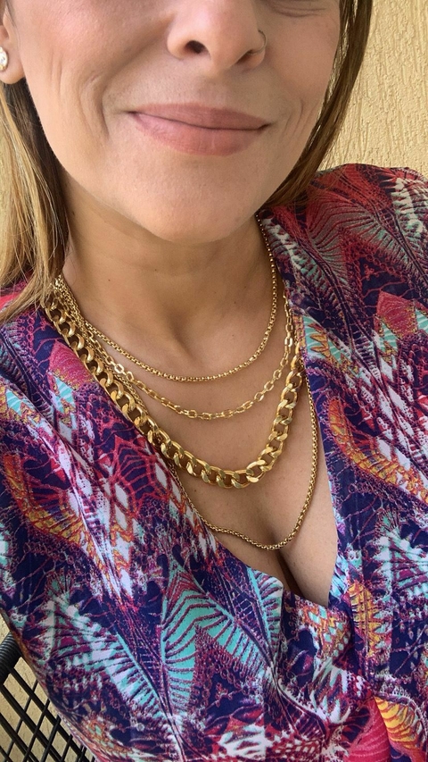 Colar MARIA - 4 correntes conectadas em um único fecho magnético - DESIGN ÚNICO