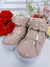 Coturno Infantil Nude Verniz C/ Velcro e Aplique Florzinhas (7300NU)