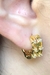 Brinco Argola Trabalhada Vazada com 4 Zircônias Banhado em Ouro 18k - comprar online