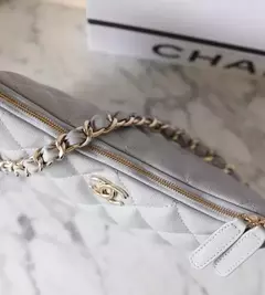 Bolsa CHanel Hobo na internet