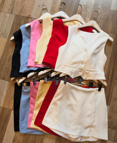 Conjunto Colete e Shorts Saia