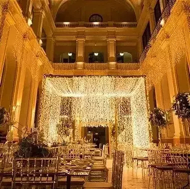 Cascata De Natal 200 LEDS Branco Quente 8 Funções tomada macho / fêmea 5,00m 220V. - comprar online