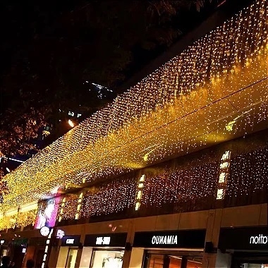 Cascata com 300 LEDs Branco quente 8 funções 6 metros com memória bivolt IP44 uso externo. - comprar online