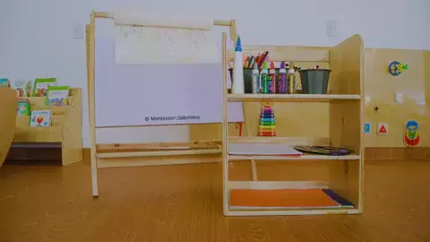 Combo Caballete con tablero - rollo de papel y Estante de Arte - comprar en línea