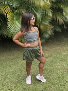 Conjunto Infantil Shorts duplo e top Verde Musgo - comprar online