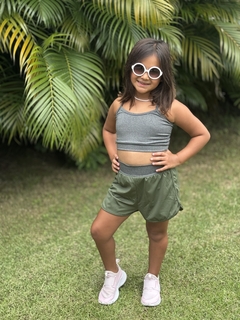 Conjunto Infantil Shorts duplo e top Verde Musgo na internet