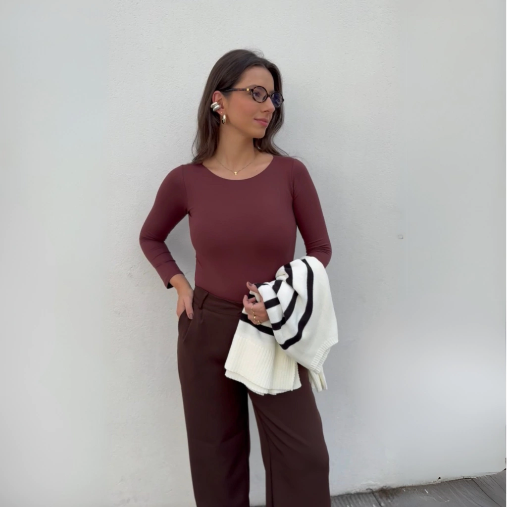 Blusa básica de manga longa em poliamida