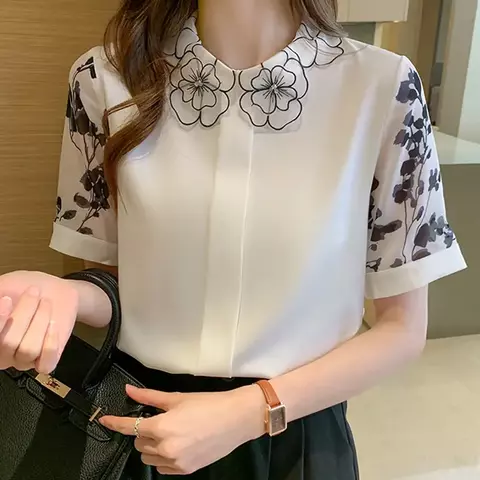 Blusa Feminina Estampada com Gola Boneca - comprar online