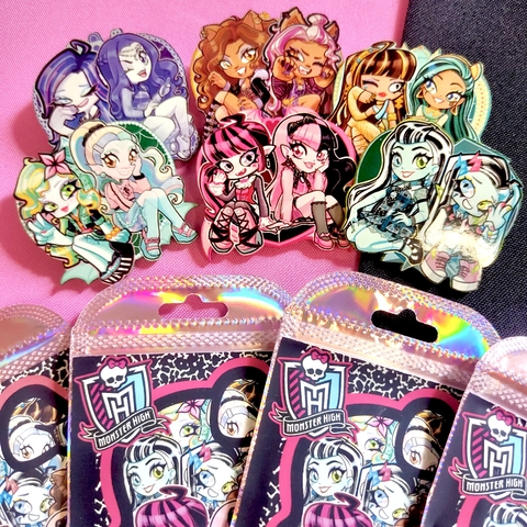 Pin de Madeira Monster High Cacha - Collab @pumpcatstudio - comprar online