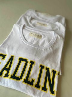 Remera Deadline en internet
