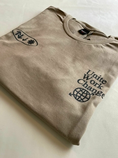 Remera Unite Work en internet