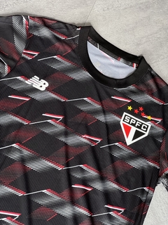 Camiseta de time São Paulo na internet