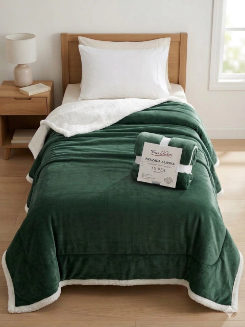 Frazada Corderito y Flannel Premium - Doble Faz Lisa 1 ½ Plazas: