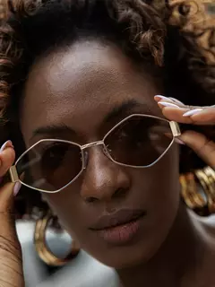 LUNA | Óculos de Sol Oval em Metal & Acetato – Dourado com Marrom - loja online