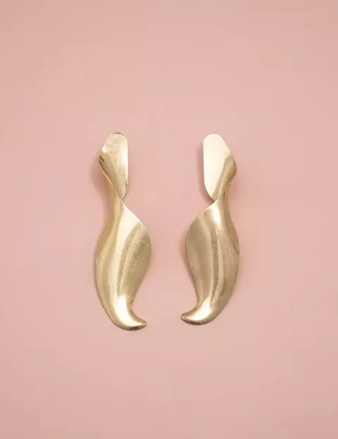 Brinco Longo Torcido Ju