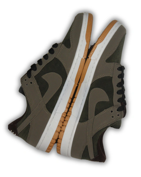 Nike / SB Dunk Low Olive Black