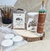 Kit Aromatizador de Cerâmica, Wax Melts da coleção Viagem a Campos do Jordão e vidro de fósforo. 
Nosso aroma evoca a tranquilidade e a sofisticação de Campos do Jordão.