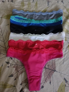 Banner de la categoría Less de Lycra con puntilla