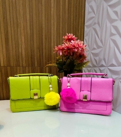 Bolsa Feminina Casual com Pingente Decorativo - loja online