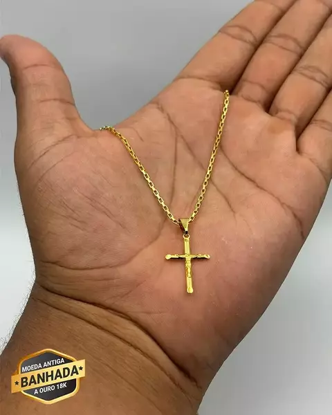 CORRENTE TIJOLINHO 1,5MM - 70CM + PINGENTE CRUZ PONTEADA COM CRISTO (BANHADO A OURO 18K) - comprar online
