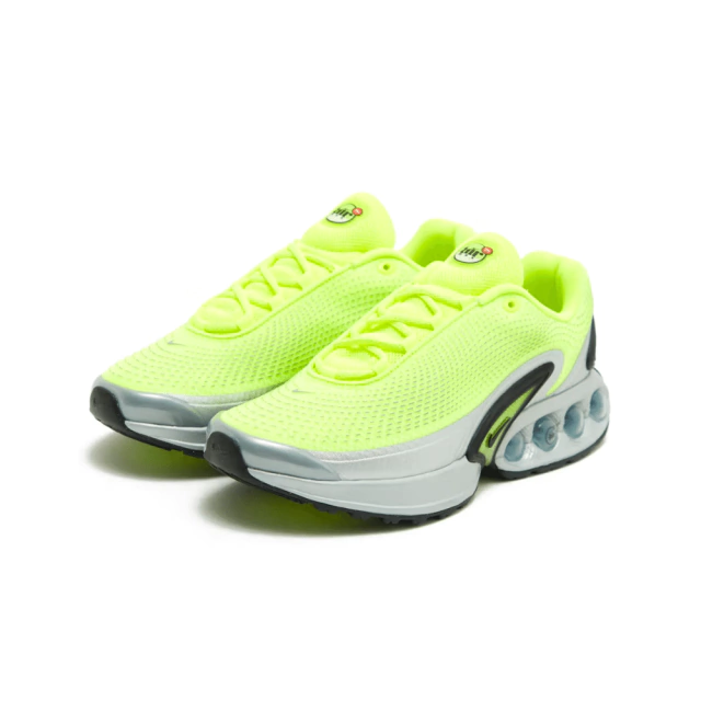 Tênis Nike Air Max Dn "Volt" na cor amarelo, com detalhes em prata e solado moderno, disponível na Supernova Sneakers.