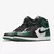 Tênis Air Jordan 1 High "Pine Green" na cor preto e verde, com detalhes em branco e preto disponível na Supernova Sneakers