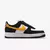 Imagem do Tênis Nike Air Force 1 "Athletic Club Black University Gold" nas cores preto, amarelo e branco disponível na Supernova Sneakers